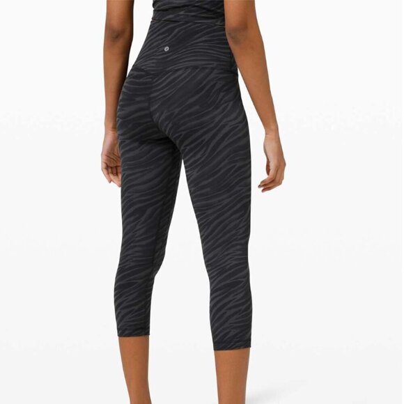 Lululemon Align Crop *21" Le Tigre Camo Deep Coal Multi - Picture 7 of 7